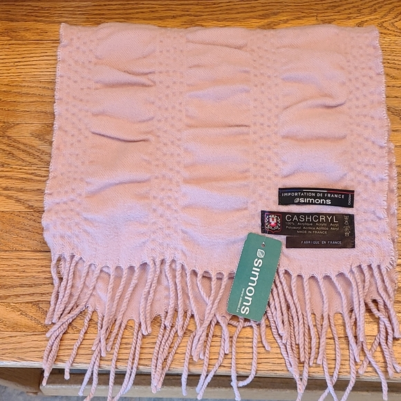 Textured dusty pink scarf - Picture 5 of 7